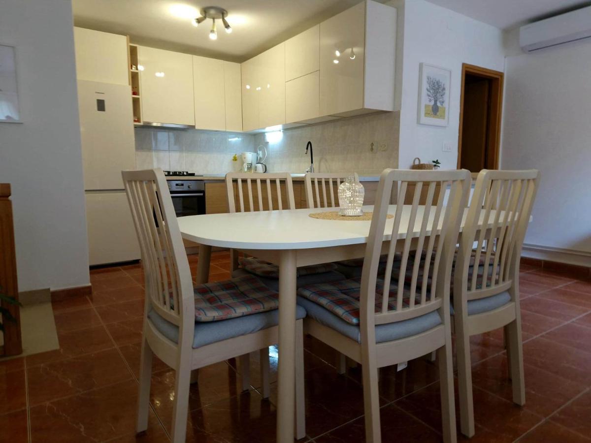 Apartments Barbaresko Lumbarda Eksteriør billede