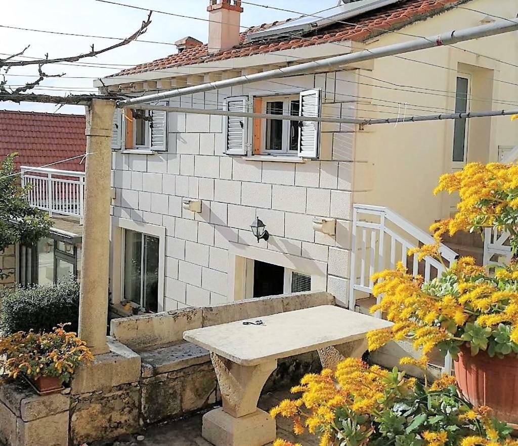 Apartments Barbaresko Lumbarda Eksteriør billede